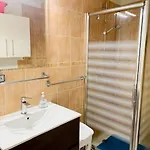 Apartment F2 En Centre-ville Avec Parking, Balcon Et Equipements Modernes - Fr-1-703-162 Amélie-les-Bains-Palalda