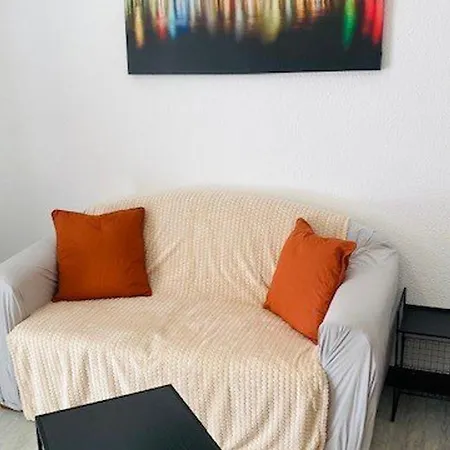 F2 En Centre-ville Avec Parking, Balcon Et Equipements Modernes - Fr-1-703-162 * Amélie-les-Bains-Palalda