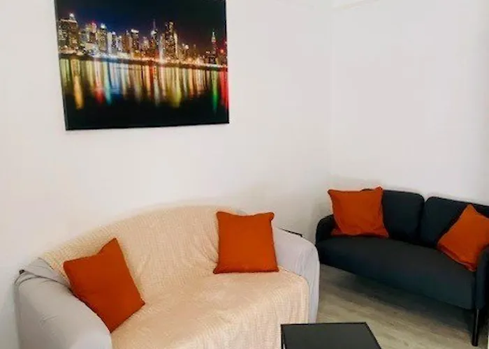 F2 En Centre-ville Avec Parking, Balcon Et Equipements Modernes - Fr-1-703-162 Appartement Amélie-les-Bains-Palalda